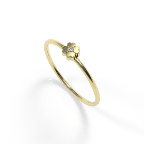 טבעת תלתן מזל מזהב 14 קראט משובצת יהלום טבעי