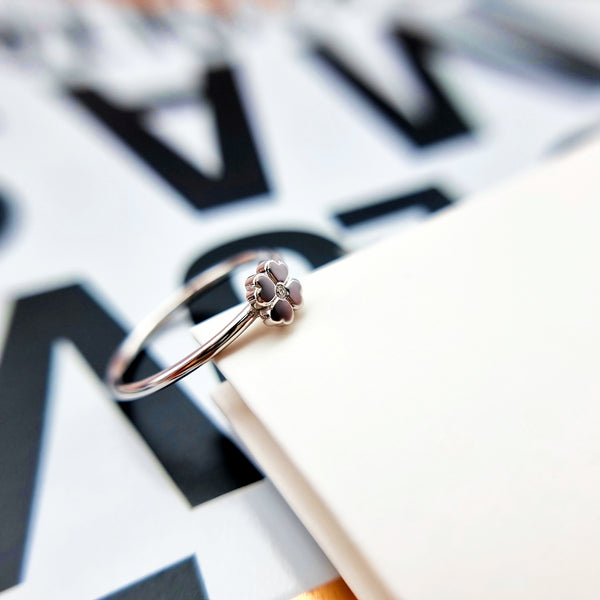 טבעת תלתן מזל מזהב 14 קראט משובצת יהלום טבעי