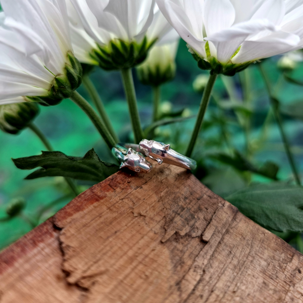 טבעת פנתרים מכסף 925 בשיבוץ יהלומים טבעיים